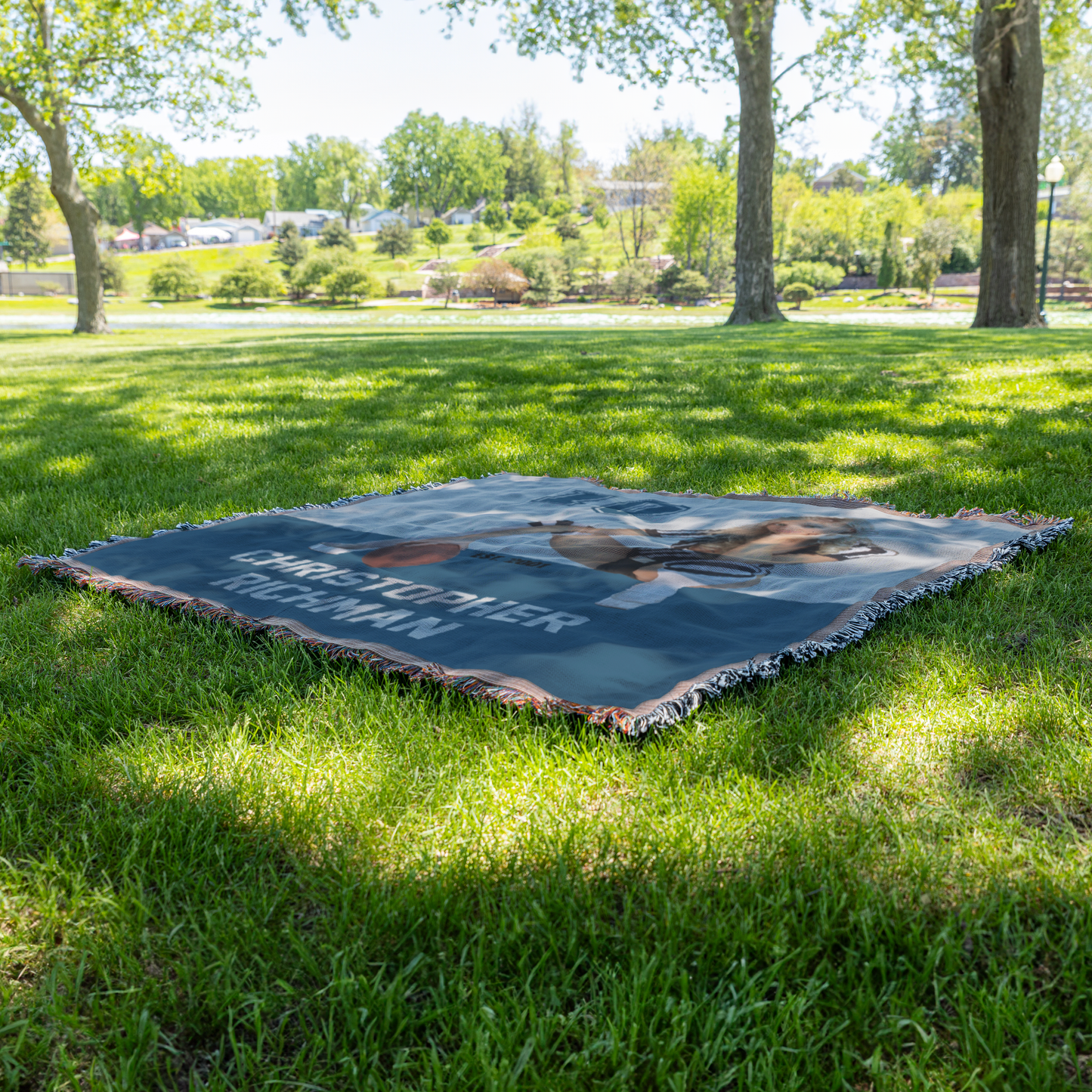 AFFans_Woven_Blanket_GIRL_with_Number_Grass_V_Mockup.png