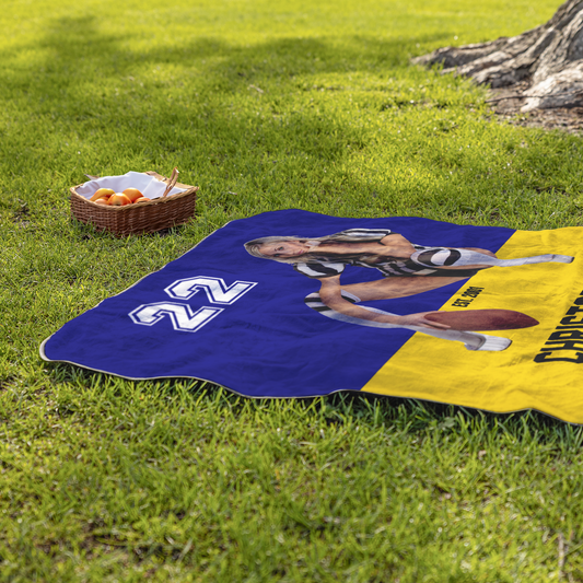 AFFans_Stadium_Blanket_with_Number_N_StadiumBlanket_Lifestyle_Grass_V_AS_Mockup.png