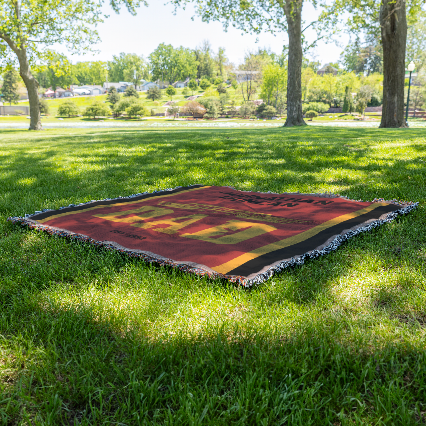 AFFans_Woven_Blanket_AMERICAN_DAD_wit_Grass_V_Mockup.png