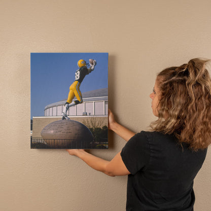 Green Bay Packer Hall of Fame, football player statue, angle 2, Green Bay Avenue, Green Bay, Wisconsin