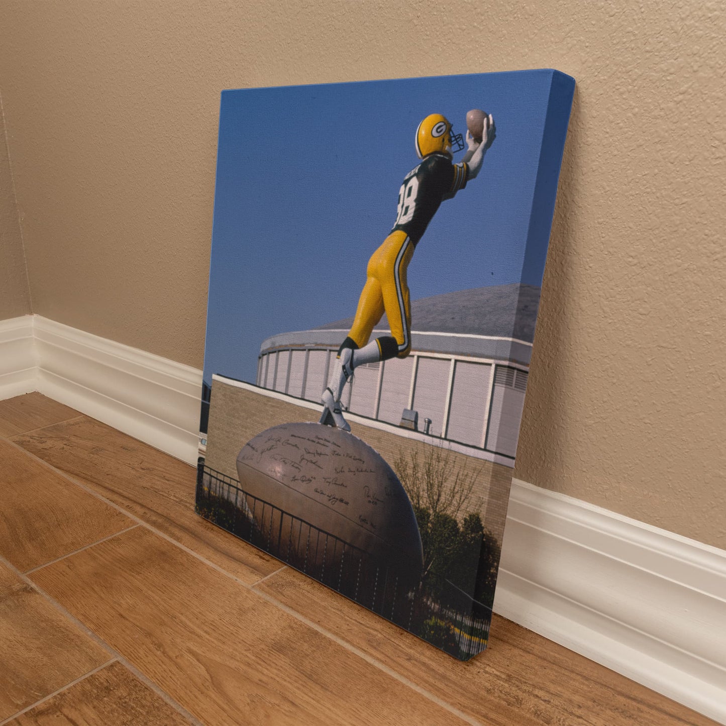 Green Bay Packer Hall of Fame, football player statue, angle 2, Green Bay Avenue, Green Bay, Wisconsin